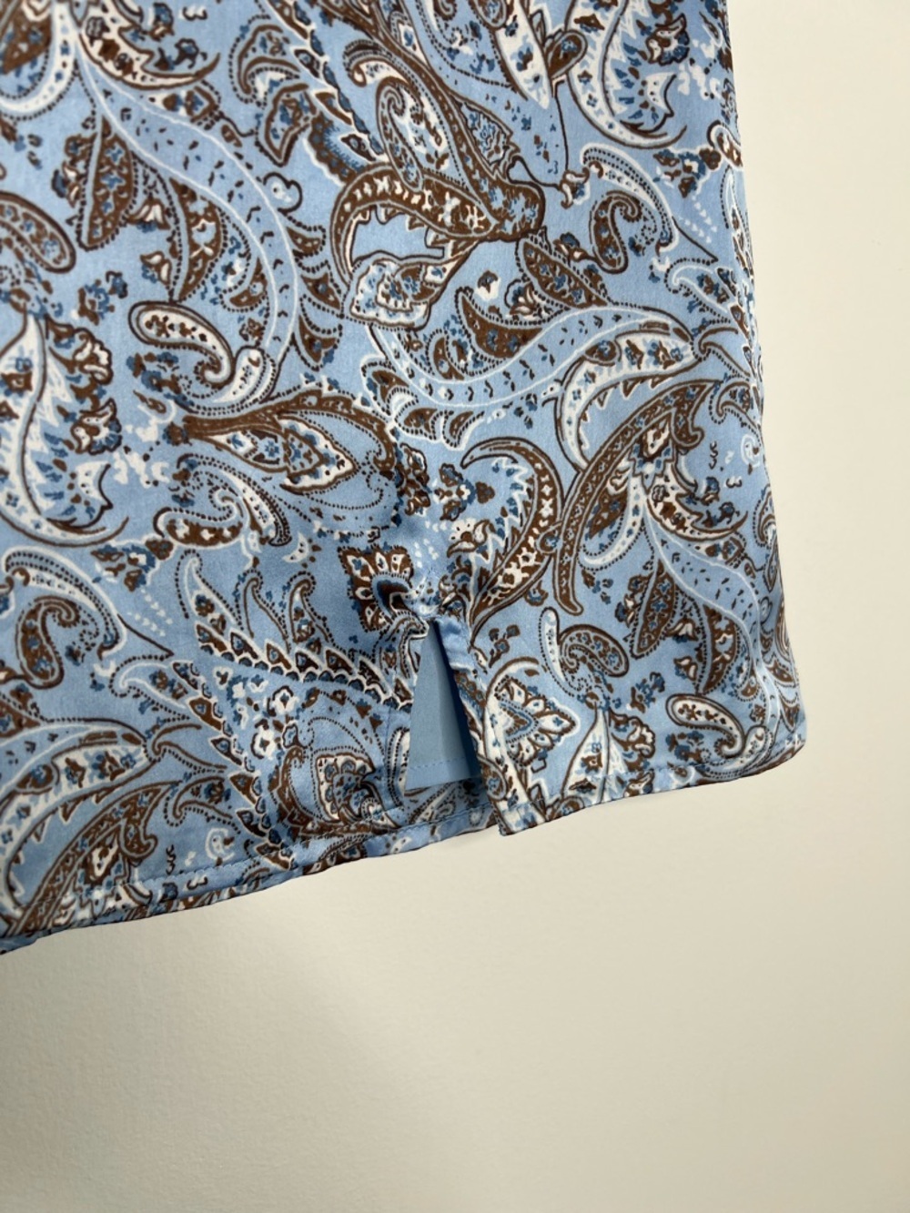 NWT Hollister Blue and Brown Paisley Mini Skirt Size XS - Picture 2 of 8